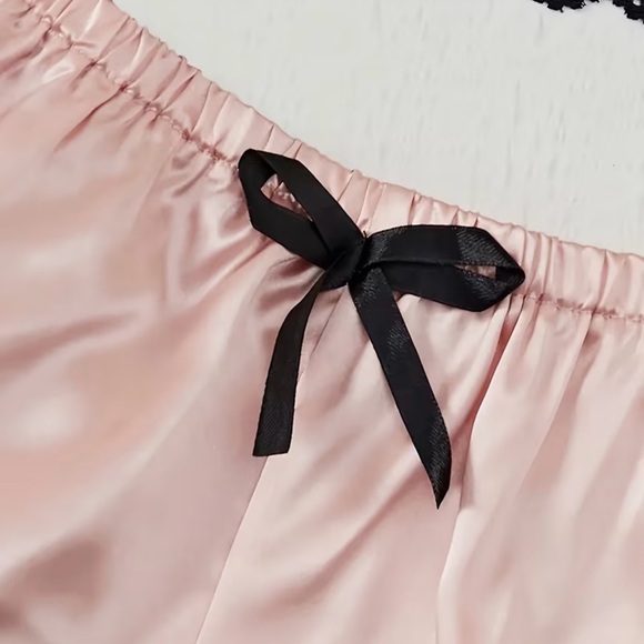 🥰4 Pc Pink and Black Lace Nighty Set🥰 - Picture 3 of 4